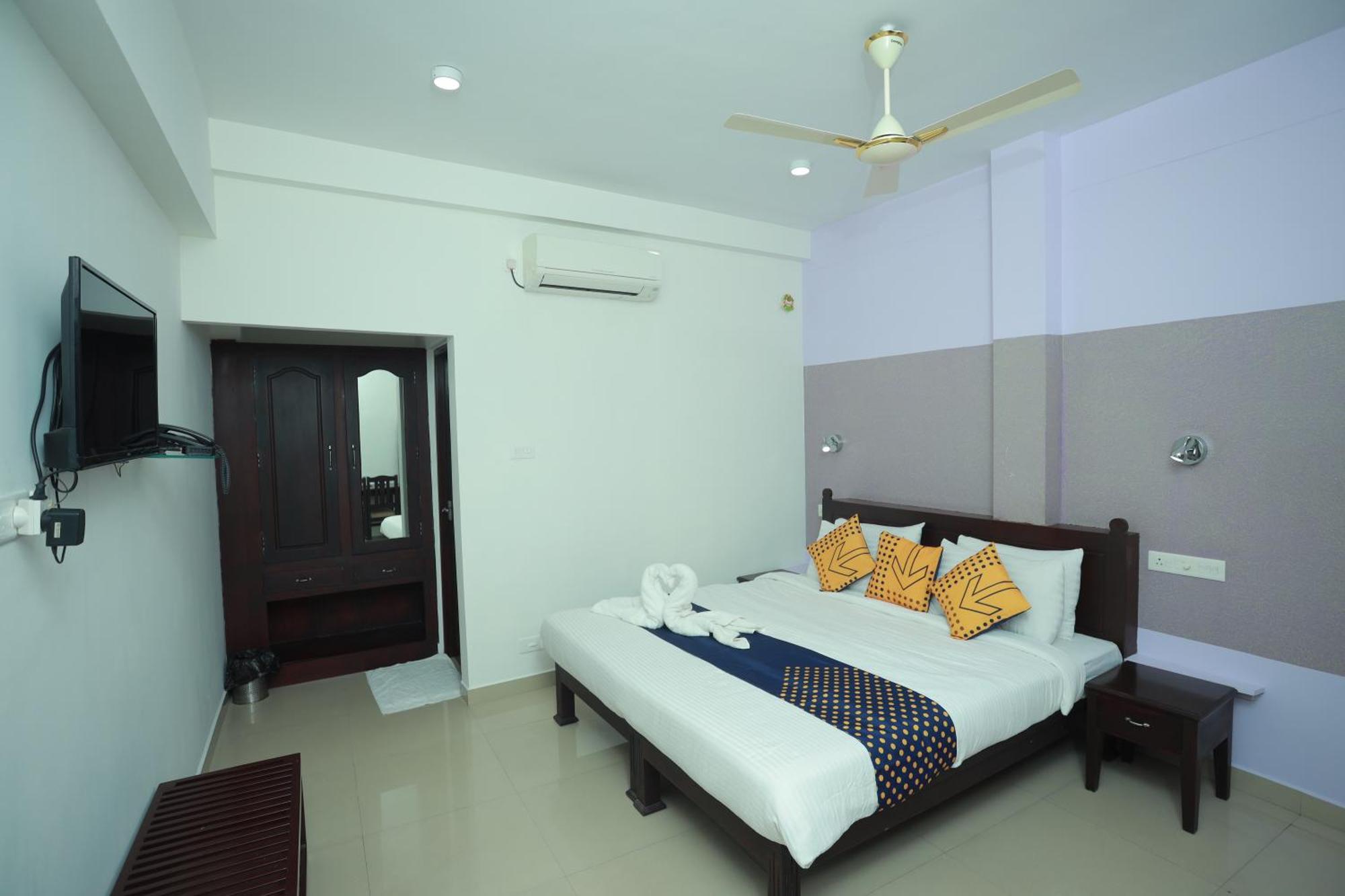 Shanthi Residency Pathanamthitta Ngoại thất bức ảnh